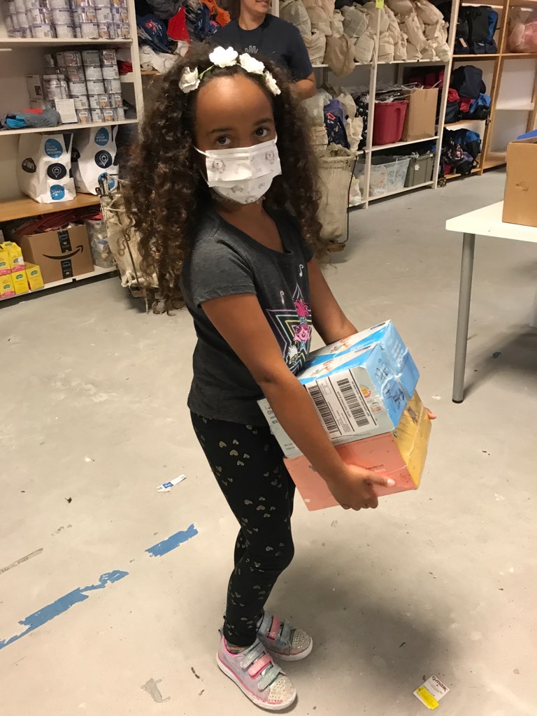 young girl volunteering